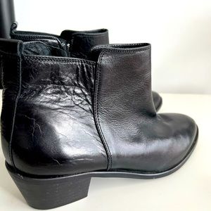 Helene Rouge - Leather Booties